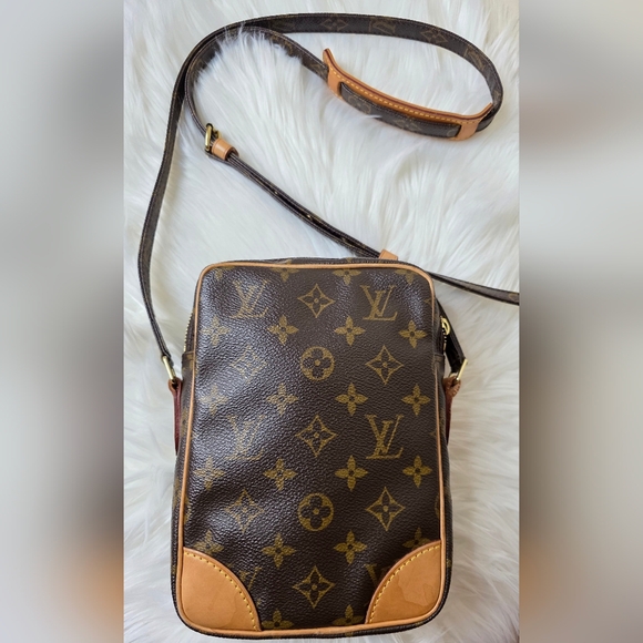 ❌SOLD❌ 🔥 LV Danube 🔥 - Picture 2 of 16